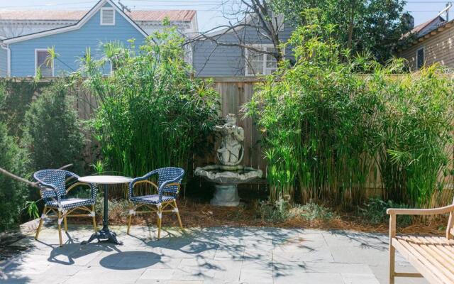 Guesthouse Charleston WEST 62 and 64