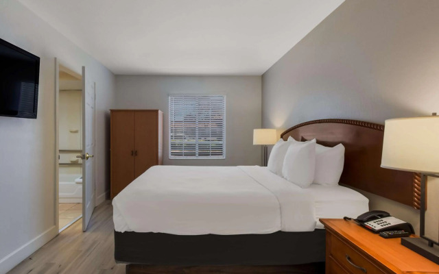 SureStay Plus Hotel by Best Western Tempe University