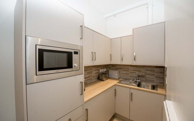 The James Suites