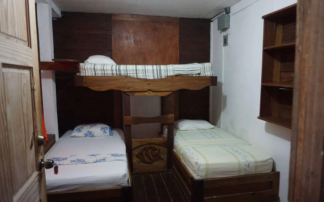Spanish by the Sea - Bocas - Hostel