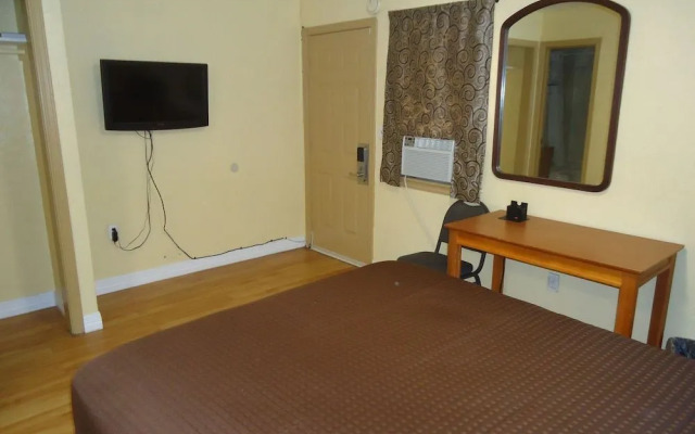 Budget Inn