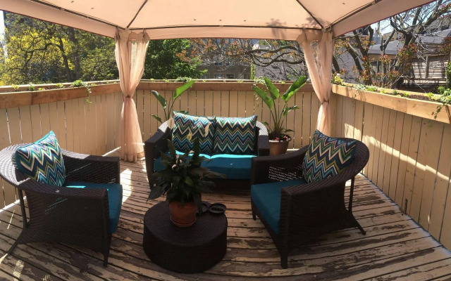 Toronto Garden Inn Bed and Breakfast