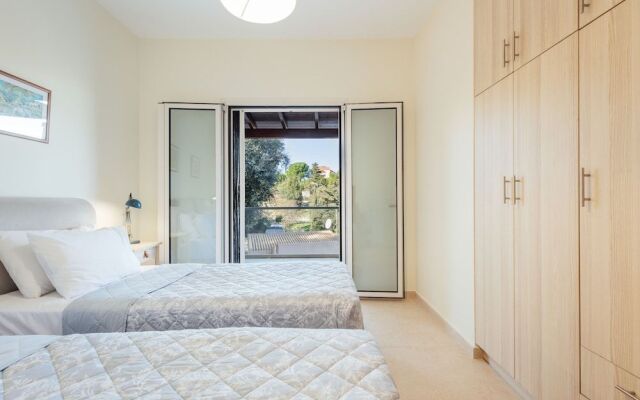 Villa Breeze & Villa Coco by Konnect Avlaki Beach