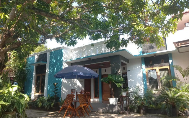 Nusawiru Guest House