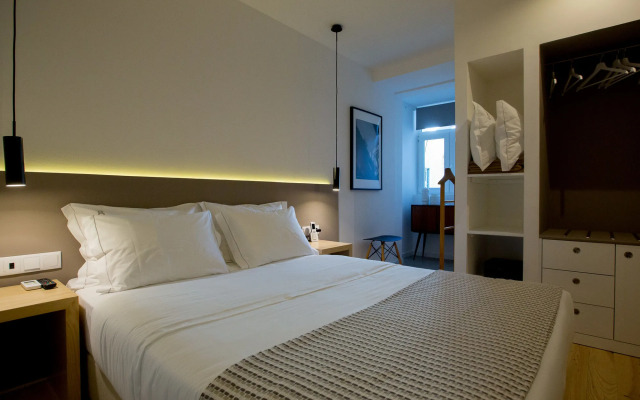 The 8 Downtown Suites