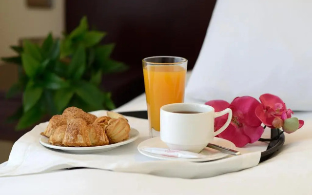 Hotel Uyut on Belovejskaya 57