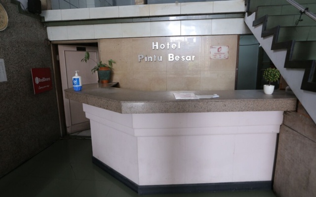 Collection O 92739 Hotel Pintu Besar Near Pancoran ChinaTown Point