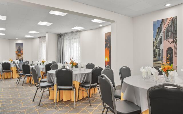 Holiday Inn Charleston Riverview by IHG