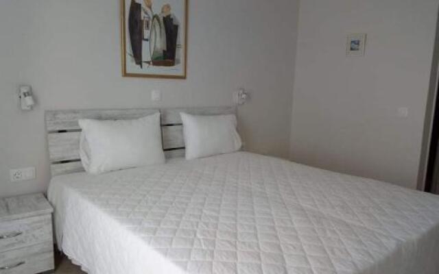Aparthotel 2 Stars Ios