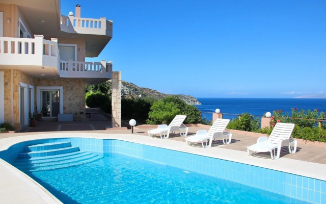 Villa Diktynna Embrace the Endless Blue
