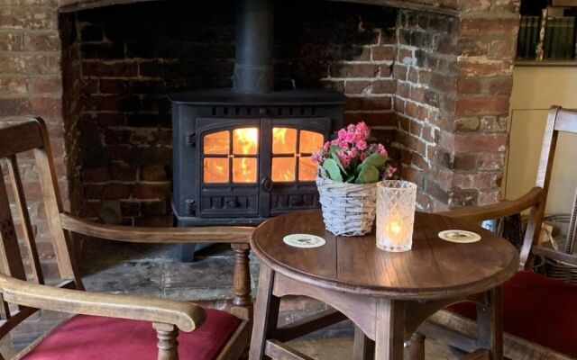 Wheatacre White Lion