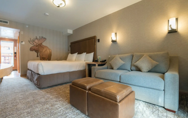 Moose Hotel And Suites