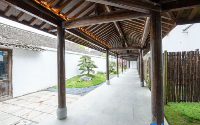 Sansheli Garden Hostel