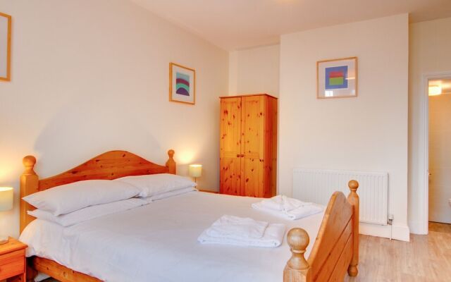Chic Holiday Home in Swanage With Garden