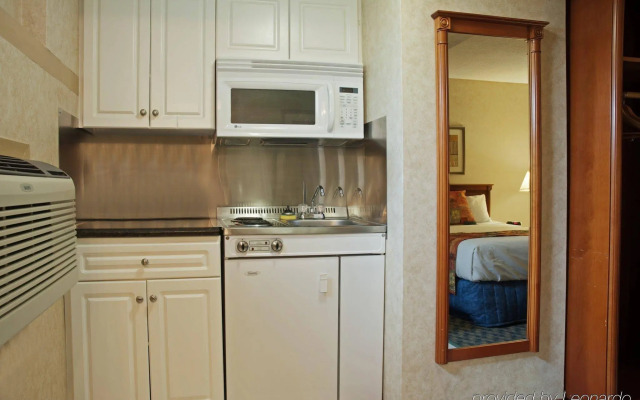 North Vancouver Hotel