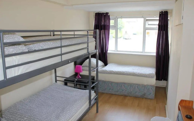Russell Scott Backpackers Hostels