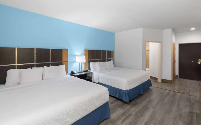 Days Inn & Suites by Wyndham Lubbock Medical Center