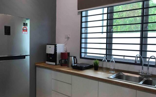 Semi-D New House @ Sungai Abong Muar*10~20pax