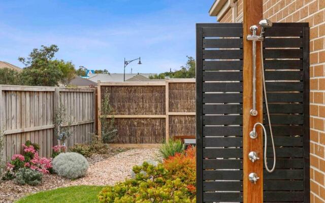Corymbia Barwon Heads Modern Family Getaway!