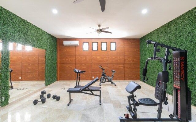 Stunning 3BR PH Private Pool Best Location Sky Pool Amenities