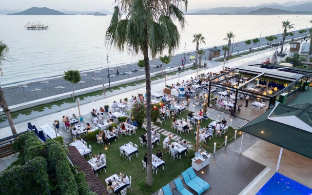 Uras Beach Hotel