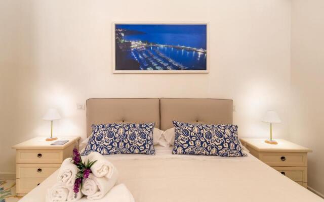 Comfy Apt 4 sleeps right in the centre