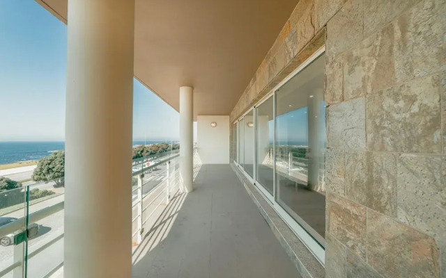 Grand Modern Seaside With View