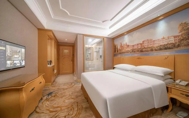 Vienna International Hotel Shenzhen Longhua Center