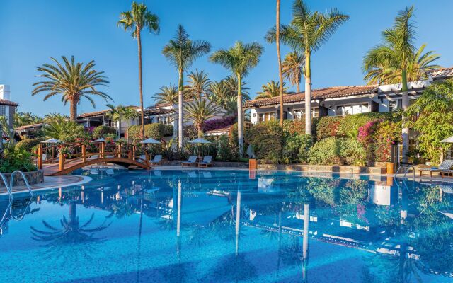 Seaside Grand Hotel Residencia