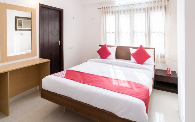 OYO Home 11410 Modern 3BHK Goverdhan Villas