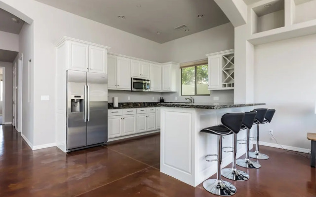 Luxury Mountain Estate-pool-spa-bbq+bar-fire pit