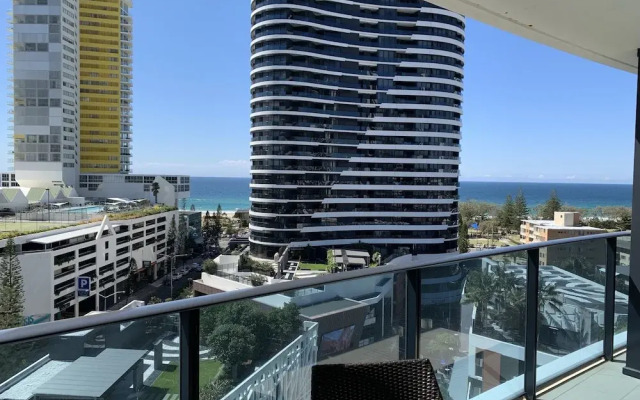 The Oracle Broadbeach 906