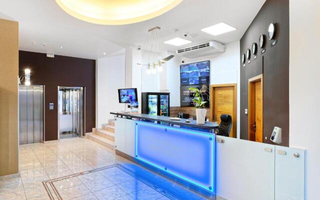 Hotel Aura Design & Garden Pool