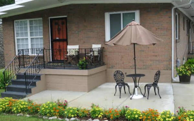 Batavia Suites