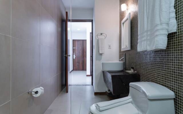 NL21 On 5th Av. 2 Bedroom Condo