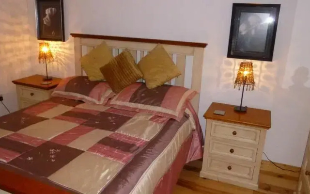 Belan Lodge - Courtyard Accommodation,"The Ernest Henry"