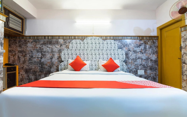 OYO 6889 Elite Deluxe Rooms