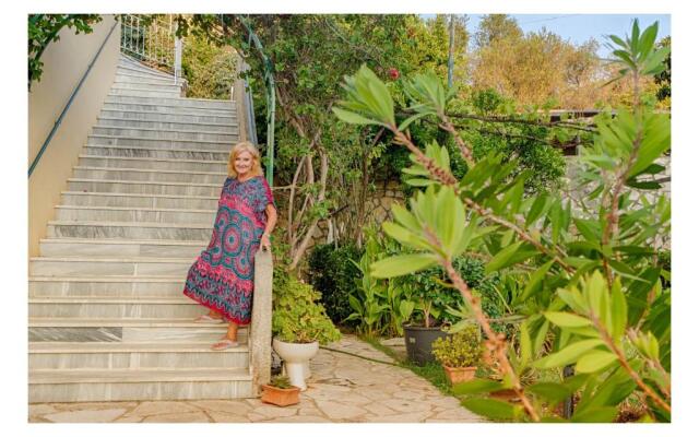 MANESSIS Apartments Kassiopi Bay Corfu