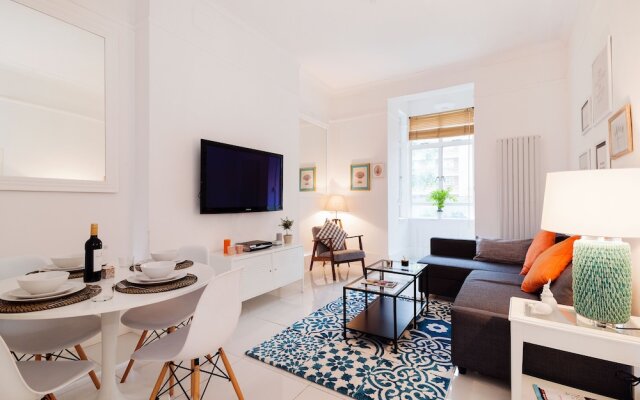 Bright Hazlitt Road Apartment