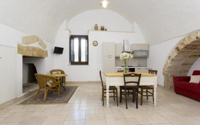 Luxury Courtyard Bilo