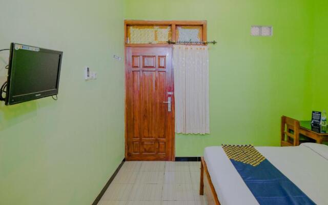 Super OYO 1759 Family Residence