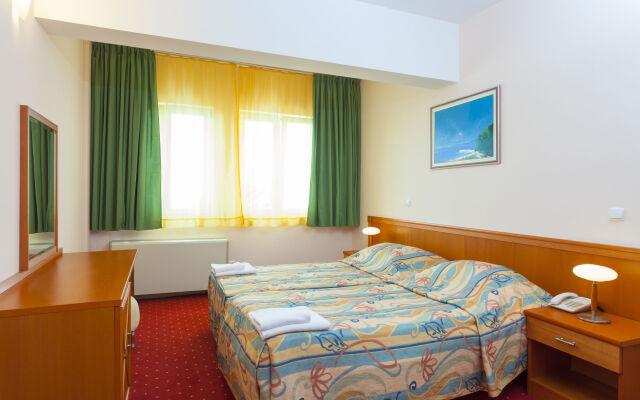 Aparthotel Milenij