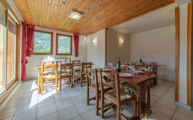 Authentic Chalet Méribel Village Close to the slopes