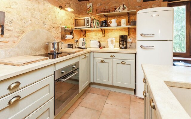 Detached, Characteristic House in Nature Near Saint-cirq-madelon