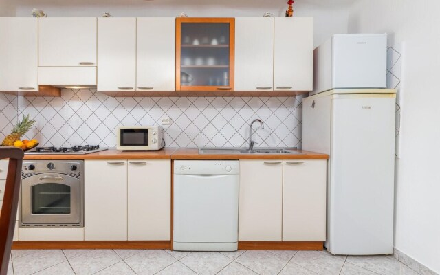 Nice Home in Vodnjan With Wifi and 2 Bedrooms