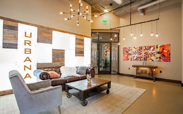 WanderJaunt Modern Dt San Diego Apts