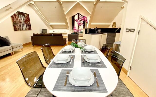 Oxford Penthouse Suite