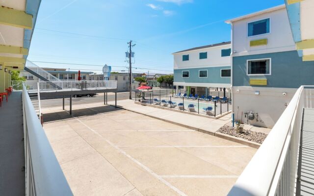Tropicana Motel