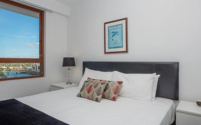Broadbeach Savannah Hotel & Resort