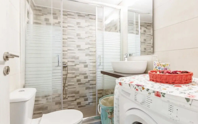 Cozy Flat in hip Koukaki